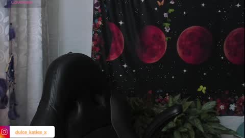 Snapshot of just_katiex chatting on January 10, 2025, 11:39 pm Sofia online show from January 10, 2025, 11:39 pm