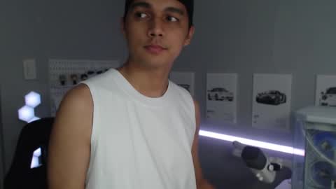 Rhys online show from November 19, 2025, 7:58 pm