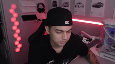 Snapshot of justagamerxxx chatting on December 20, 2025, 1:12 am Rhys online show from December 20, 2025, 1:12 am