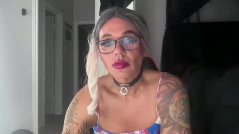 Justagirlboy online show from May 22, 2026, 2:19 am