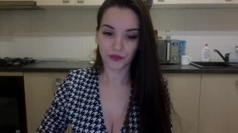 JustAnne online show from February 9, 2025, 3:43 am