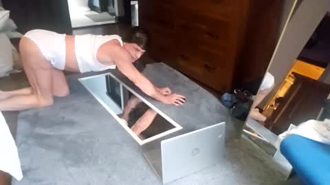 Tohiptwoquit online show from November 24, 2025, 7:24 pm