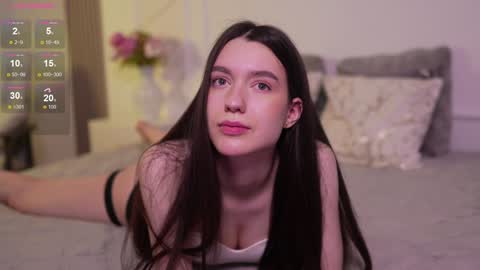 Snapshot of justbarbie_new_ chatting on January 16, 2025, 12:02 am Katarina online show from January 16, 2025, 12:02 am