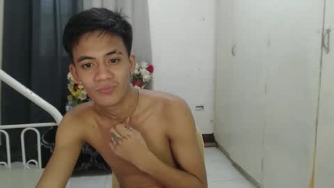 Jade online show from May 19, 2026, 4:52 am