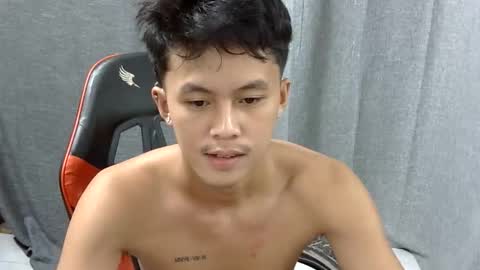 Snapshot of justcallme_james chatting on May 20, 2026, 2:51 am James online show from May 20, 2026, 2:51 am