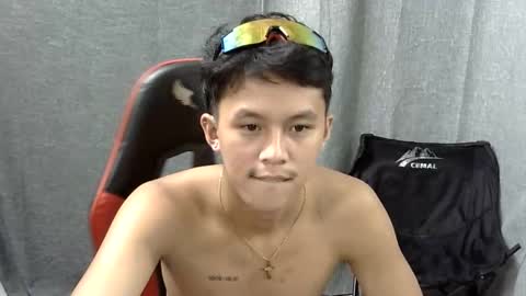 Snapshot of justcallme_james chatting on May 28, 2026, 4:32 am James online show from May 28, 2026, 4:32 am
