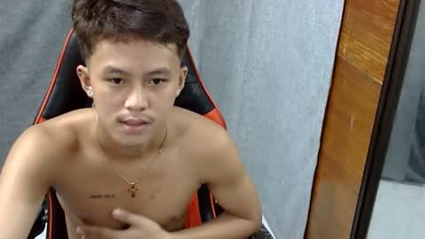 Snapshot of justcallme_james chatting on June 10, 2026, 3:50 am James online show from June 10, 2026, 3:50 am
