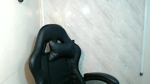 justhewayouare21 online show from July 5, 2026, 9:27 am