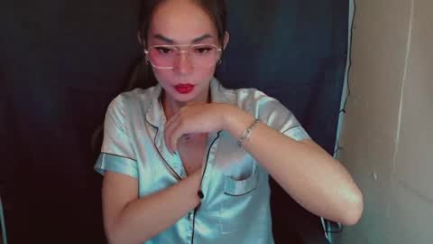justhewayouare21 online show from July 24, 2026, 9:35 pm