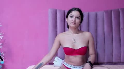 Snapshot of justin_jazmin chatting on February 18, 2025, 12:04 am JUSTIN Y JAZMIN online show from February 18, 2025, 12:04 am