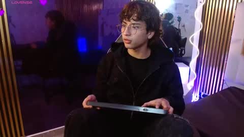  justin  online show from March 3, 2026, 3:23 am