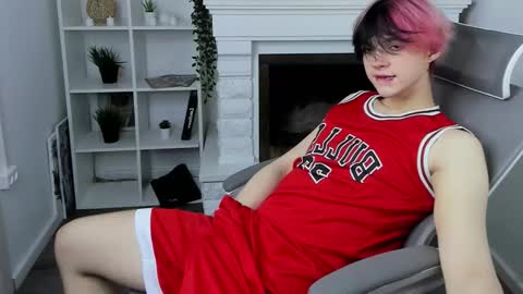 JUSTIN online show from September 21, 2025, 8:21 pm