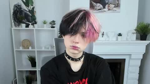 JUSTIN online show from October 2, 2025, 8:27 pm