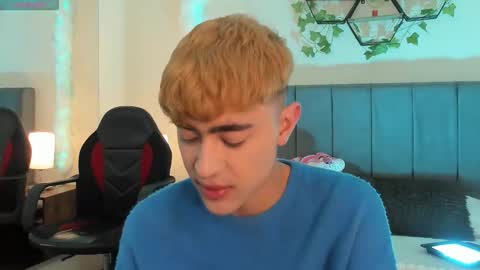 Snapshot of justinbe_ chatting on September 16, 2025, 11:22 am Justin online show from September 16, 2025, 11:22 am