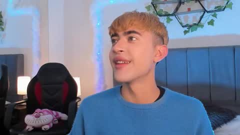 Snapshot of justinbe_ chatting on September 19, 2025, 11:22 am Justin online show from September 19, 2025, 11:22 am