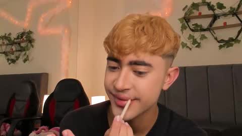 Snapshot of justinbe_ chatting on September 23, 2025, 11:24 am Justin online show from September 23, 2025, 11:24 am