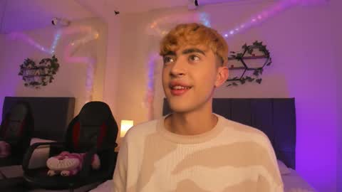 Snapshot of justinbe_ chatting on October 10, 2025, 11:20 am Justin online show from October 10, 2025, 11:20 am