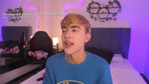 Snapshot of justinbe_ chatting on October 15, 2025, 11:32 am Justin online show from October 15, 2025, 11:32 am