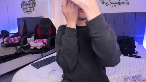 Snapshot of justinbe_ chatting on October 23, 2025, 11:20 am Justin online show from October 23, 2025, 11:20 am