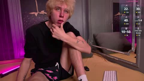 justTEEN online show from March 26, 2026, 11:05 am