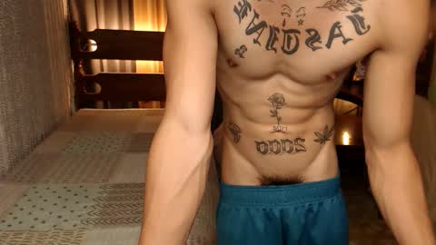 Snapshot of justine_hunk chatting on January 3, 2025, 6:57 pm justine_hunk online show from January 3, 2025, 6:57 pm
