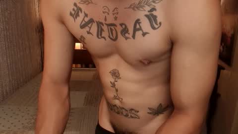 justine_hunk online show from May 9, 2026, 3:56 am