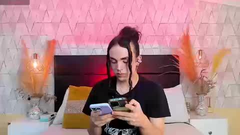 Justine online show from March 20, 2026, 4:28 am