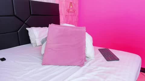 Justine online show from June 4, 2026, 4:51 am