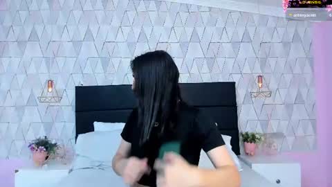 Justine online show from June 15, 2026, 4:58 am