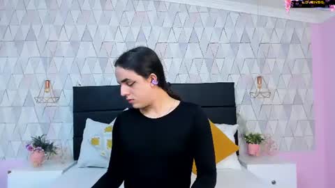 Justine online show from June 18, 2026, 4:13 am