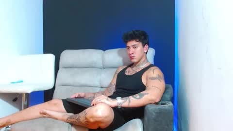 justinfuller_31 online show from February 22, 2026, 9:13 pm