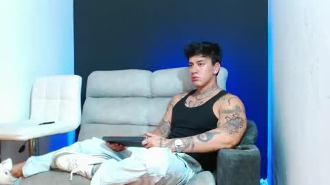 justinfuller_31 online show from May 3, 2026, 5:24 am