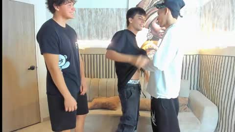 justingtime21 online show from April 28, 2026, 5:34 am
