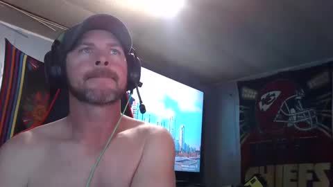 Snapshot of justinwam chatting on December 29, 2024, 7:28 am new here lets have fun online show from December 29, 2024, 7:28 am