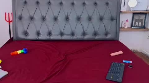 Karlita online show from September 10, 2025, 8:09 pm