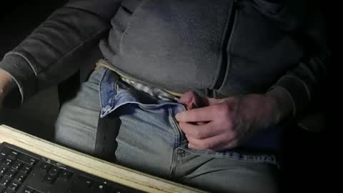 Snapshot of justme39057 chatting on March 17, 2026, 5:05 pm Justme39057 online show from March 17, 2026, 5:05 pm