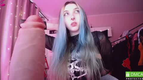 justmeowgirl online show from May 13, 2026, 6:22 am
