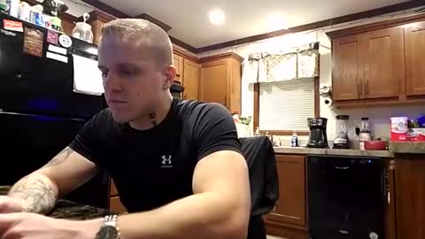 Snapshot of justus0624 chatting on October 10, 2025, 2:10 am justus0624 online show from October 10, 2025, 2:10 am