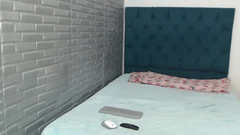 juviaandgray online show from December 27, 2024, 2:14 am