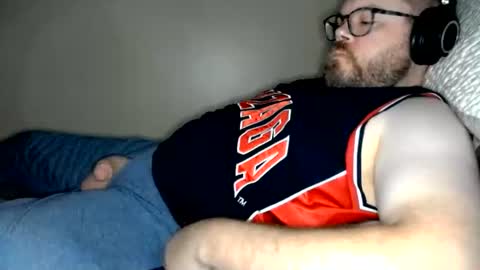 MidsizeBiGuy online show from July 18, 2026, 6:06 am