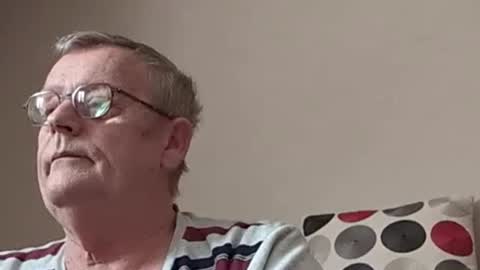 Snapshot of jyarthur01750 chatting on December 18, 2024, 11:24 am Arthur01750 online show from December 18, 2024, 11:24 am