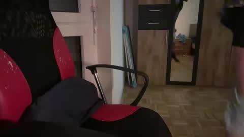 niceoregano online show from December 18, 2025, 5:41 pm