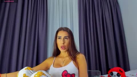 k_chic1 online show from December 4, 2025, 2:59 pm