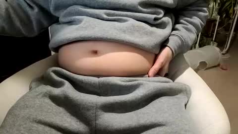 KI e697a5e69cac online show from December 15, 2025, 2:32 pm