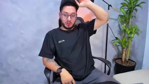 Snapshot of kaan_drakoss chatting on March 30, 2026, 3:18 am Kaan Annie online show from March 30, 2026, 3:18 am