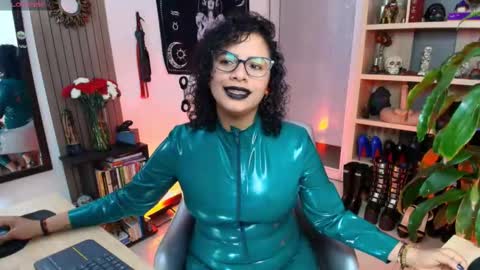 Carym  online show from November 9, 2025, 1:15 am