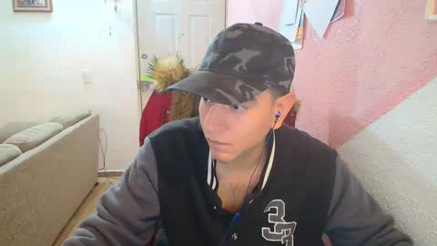 Snapshot of kael_art_d chatting on December 2, 2024, 7:03 am kael_art_d online show from December 2, 2024, 7:03 am