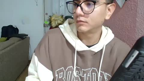 Snapshot of kael_art_d chatting on December 4, 2024, 1:58 am kael_art_d online show from December 4, 2024, 1:58 am