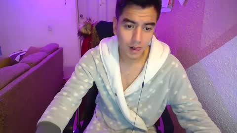 Snapshot of kael_art_d chatting on December 7, 2024, 7:05 am kael_art_d online show from December 7, 2024, 7:05 am