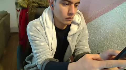Snapshot of kael_art_d chatting on December 16, 2024, 7:21 pm kael_art_d online show from December 16, 2024, 7:21 pm